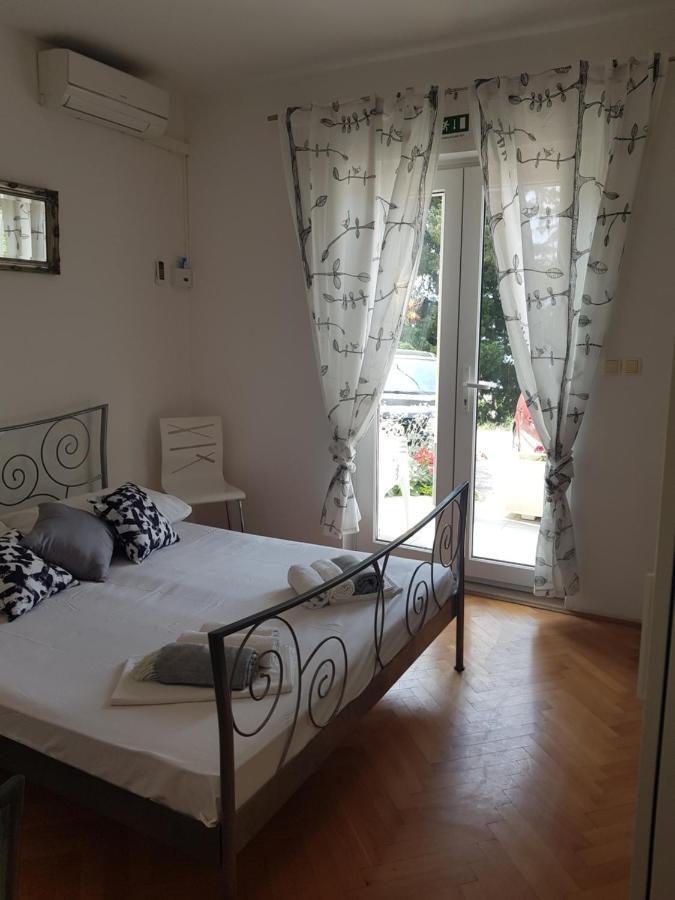Apartments Joko Omis Bagian luar foto