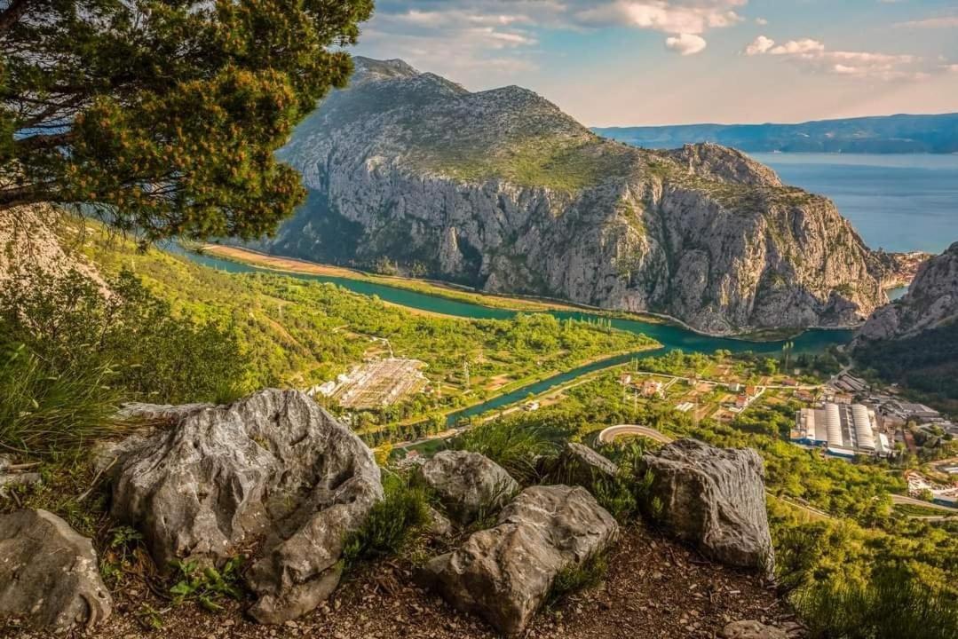 Apartments Joko Omis Bagian luar foto